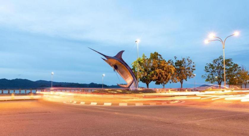 Monaco Boutique Hotel Sadong Jaya Kota Kinabalu Ngoại thất bức ảnh