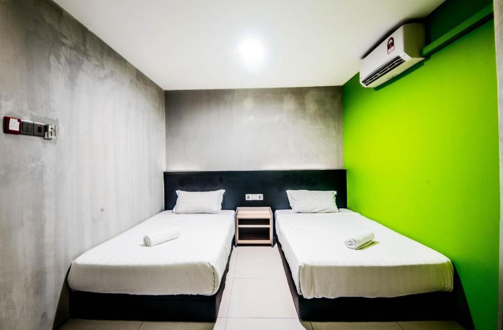 Monaco Boutique Hotel Sadong Jaya Kota Kinabalu Ngoại thất bức ảnh